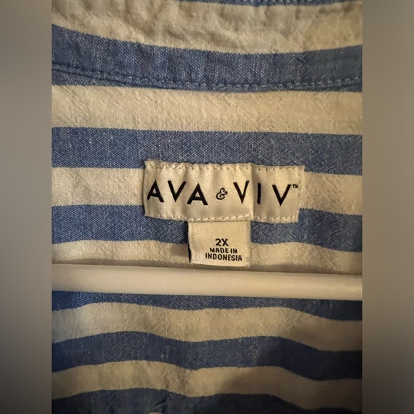 AVA VIV plus size top, size 2X, blue, white stripes, front tie knot - Picture 5 of 6
